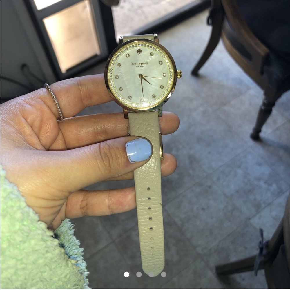 Watch - Picture 2 of 4